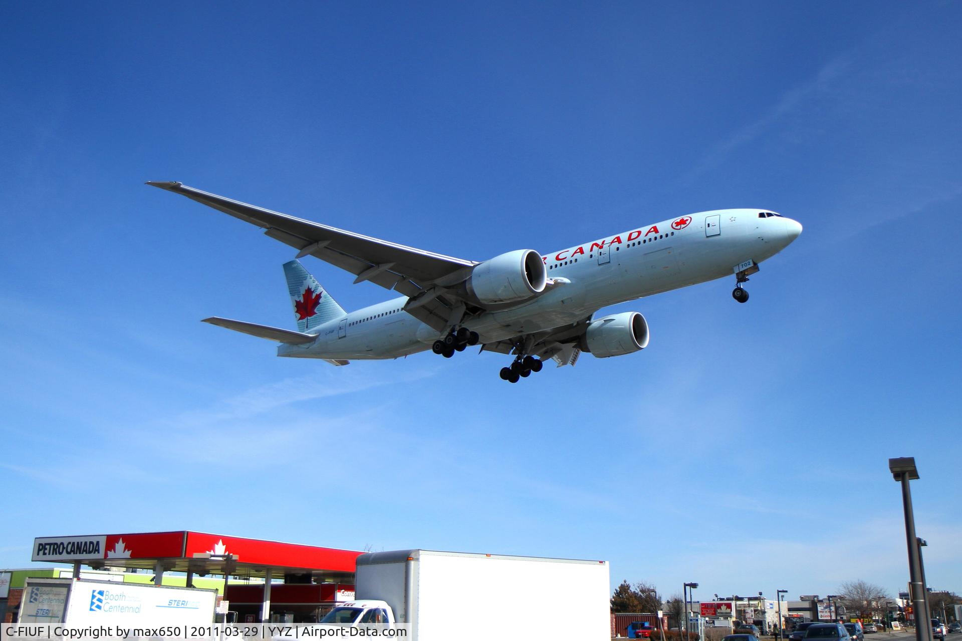 C-FIUF, 2007 Boeing 777-233/LR C/N 35243, Air Canada 777-233LR on final approach over Airport Road to RWY23.