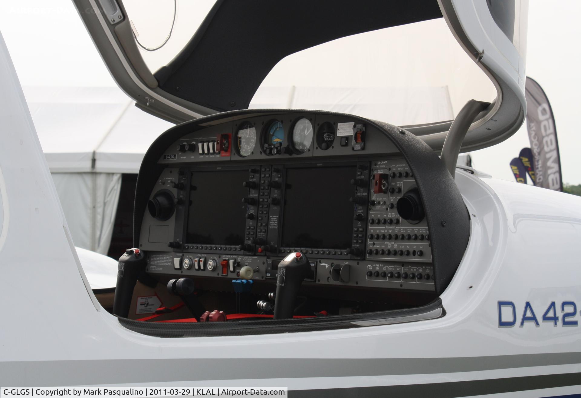 C-GLGS, 2006 Diamond DA-42 Twin Star C/N 42.090, DA 42