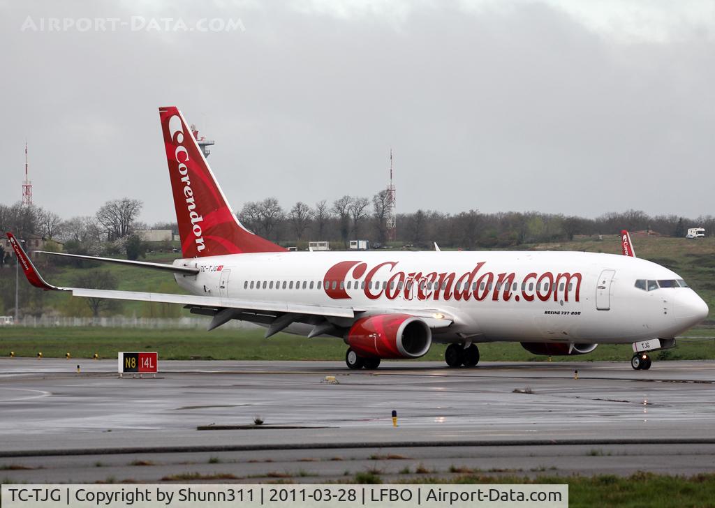TC-TJG, 1999 Boeing 737-86J C/N 29120, Taxiing to the Terminal...