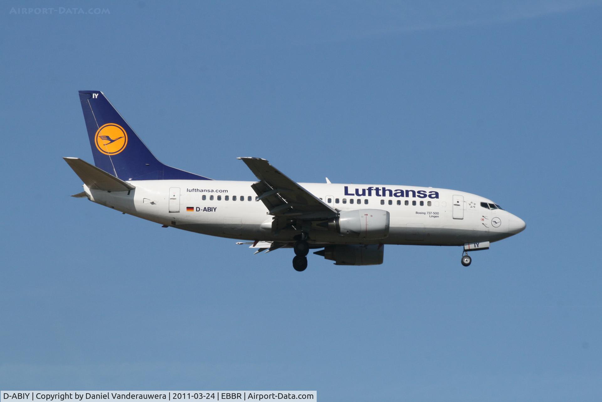 D-ABIY, 1991 Boeing 737-530 C/N 25243, Flight LH1008 is descending to RWY 02
