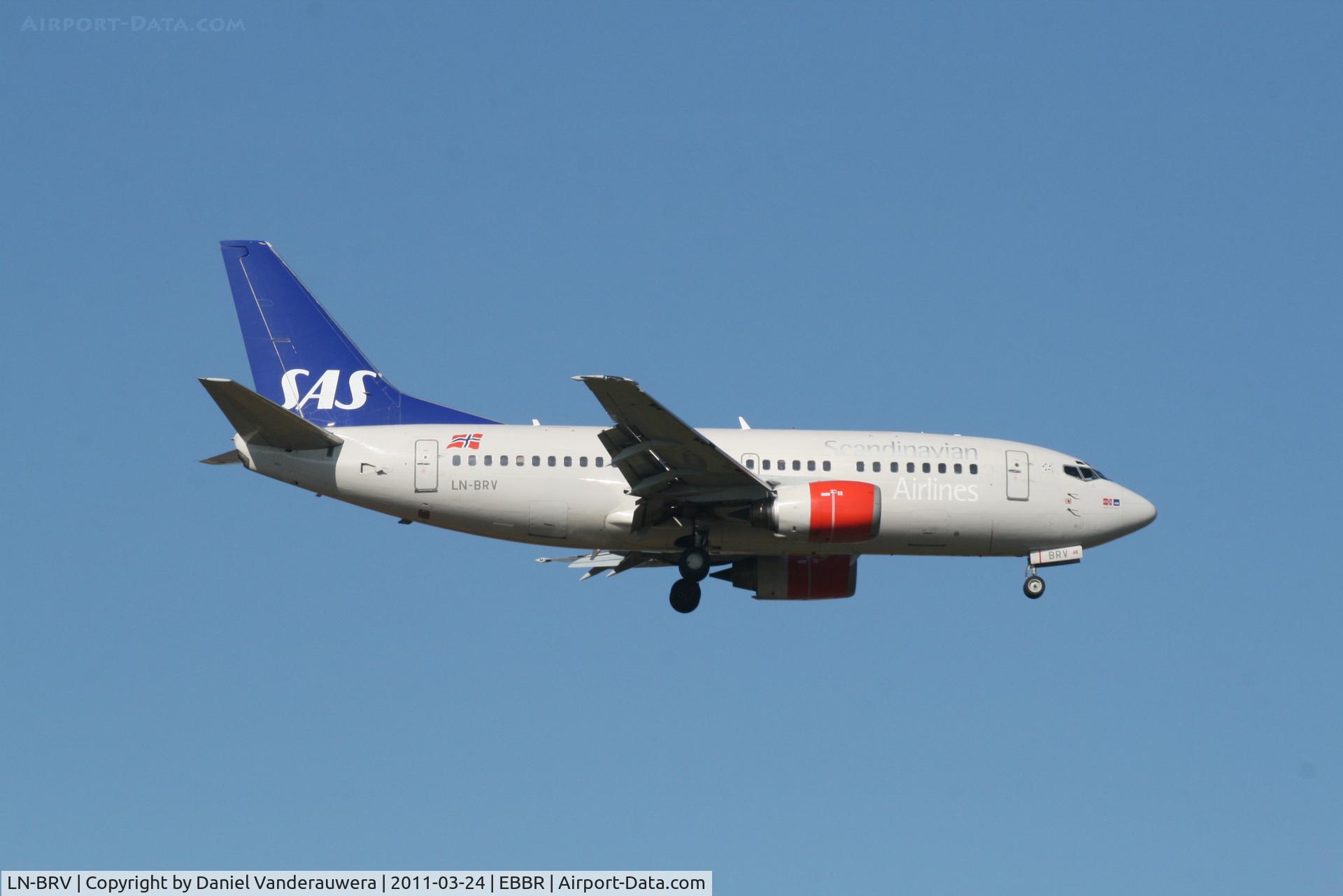 LN-BRV, 1992 Boeing 737-505 C/N 25791, Flight SK4743 is descending to RWY 02