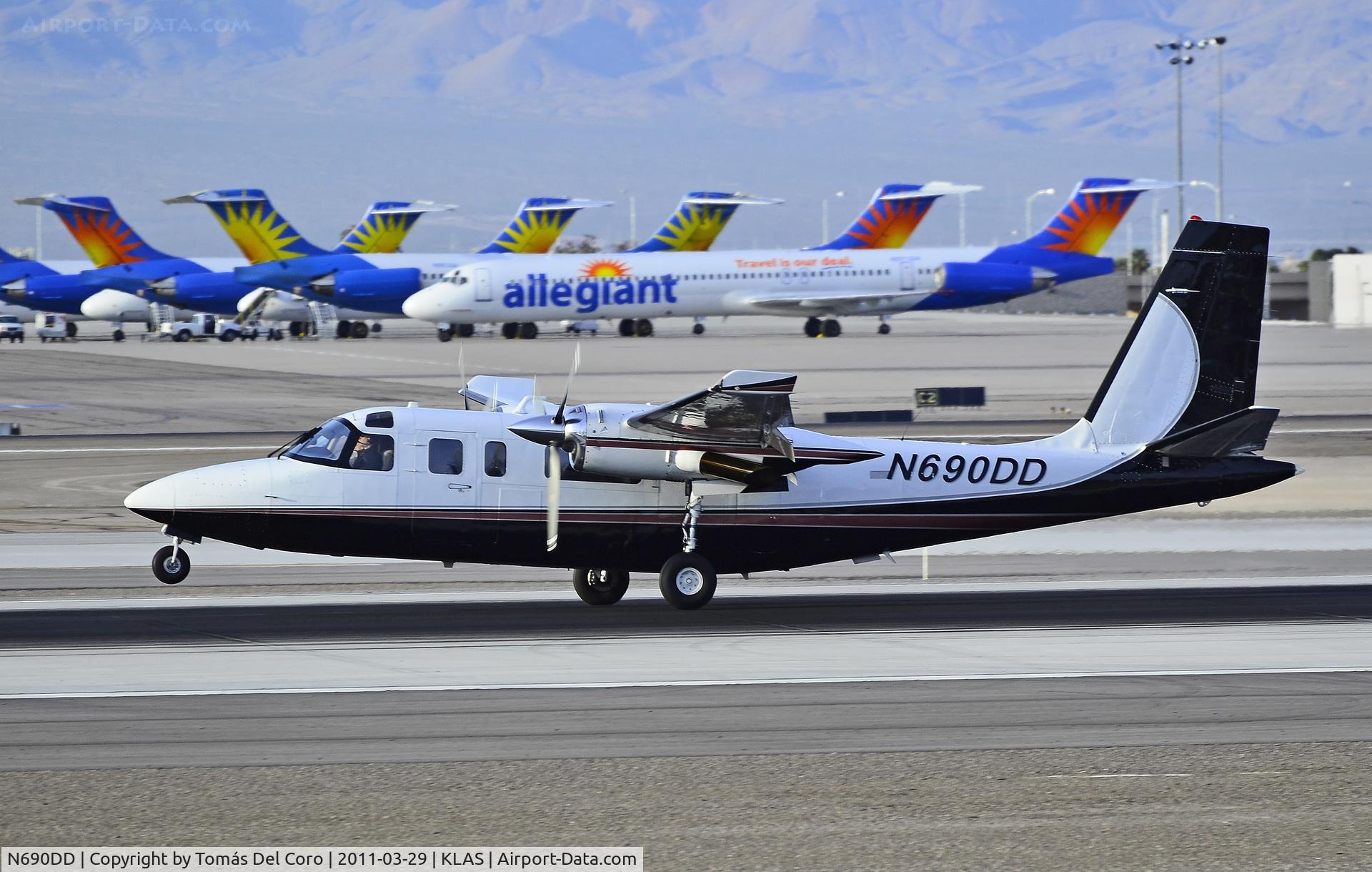 N690DD, 1974 Aero Commander 690A Turbo Commander C/N 11159, N690DD 1974 Aero Commander 690A C/N 11159

Las Vegas - McCarran International (LAS / KLAS)
USA - Nevada, March 29, 2011
Photo: Tomás Del Coro