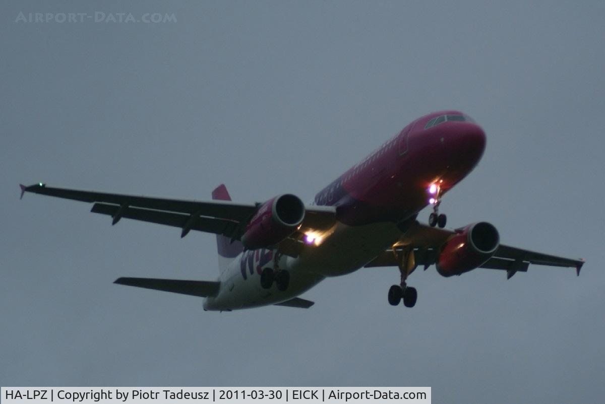 HA-LPZ, 2009 Airbus A320-232 C/N 4174, Night view.
