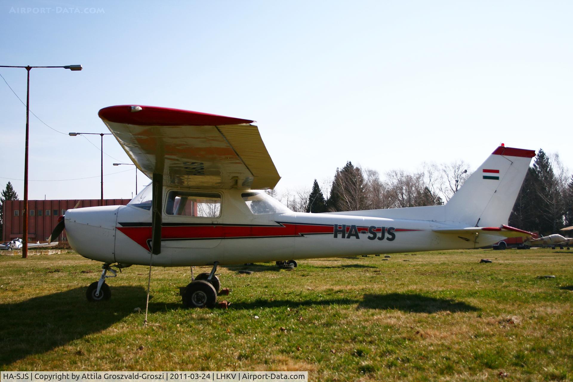 HA-SJS, Cessna 150 C/N 17389, Kaposujlak Airport, Hungary