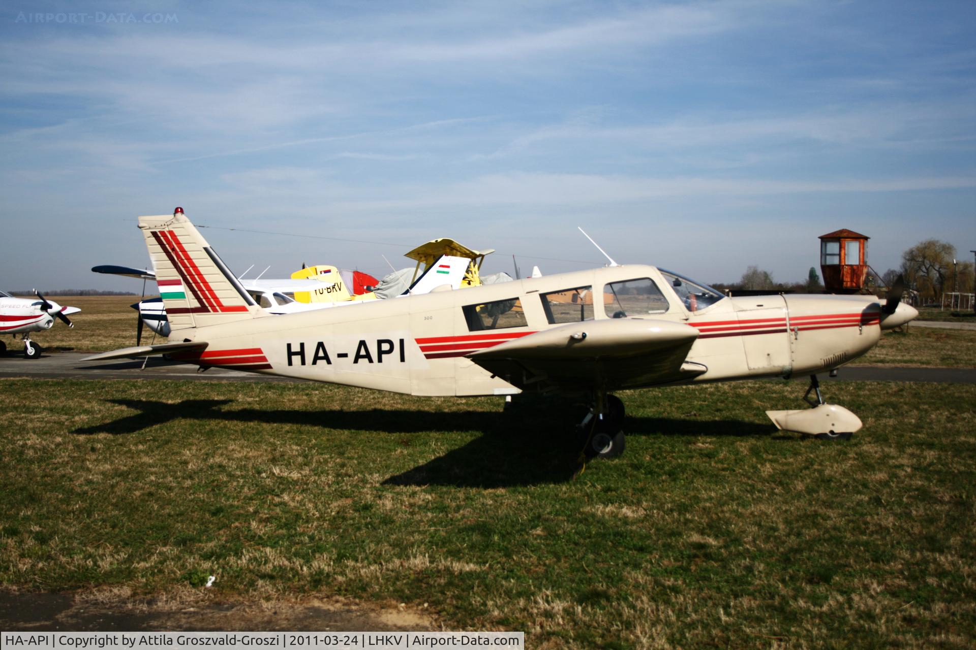 HA-API, 1966 Piper PA-32-300 Cherokee Six Cherokee Six C/N 32-40220, Kaposujlak Airport, Hungary