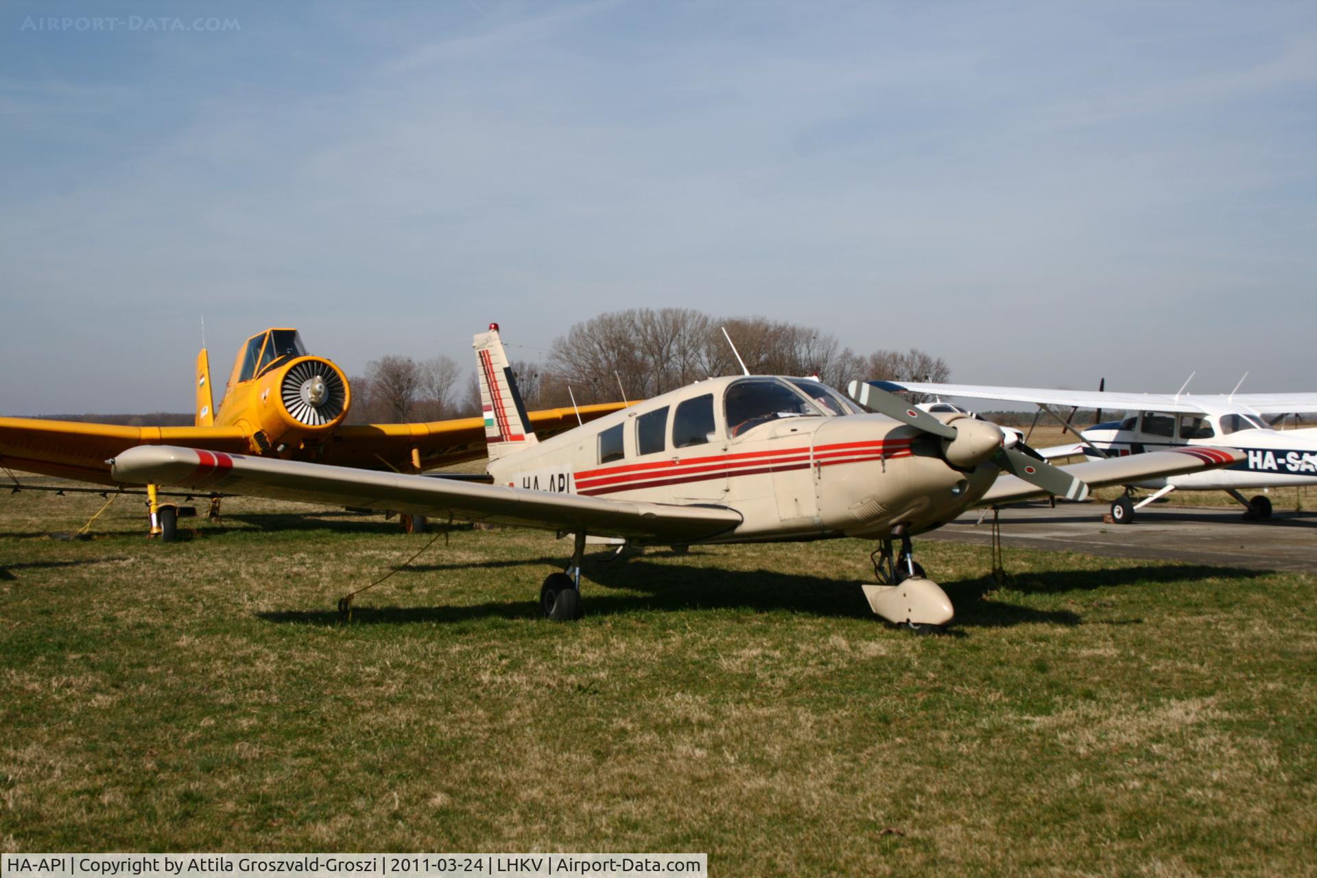 HA-API, 1966 Piper PA-32-300 Cherokee Six Cherokee Six C/N 32-40220, Kaposujlak Airport, Hungary