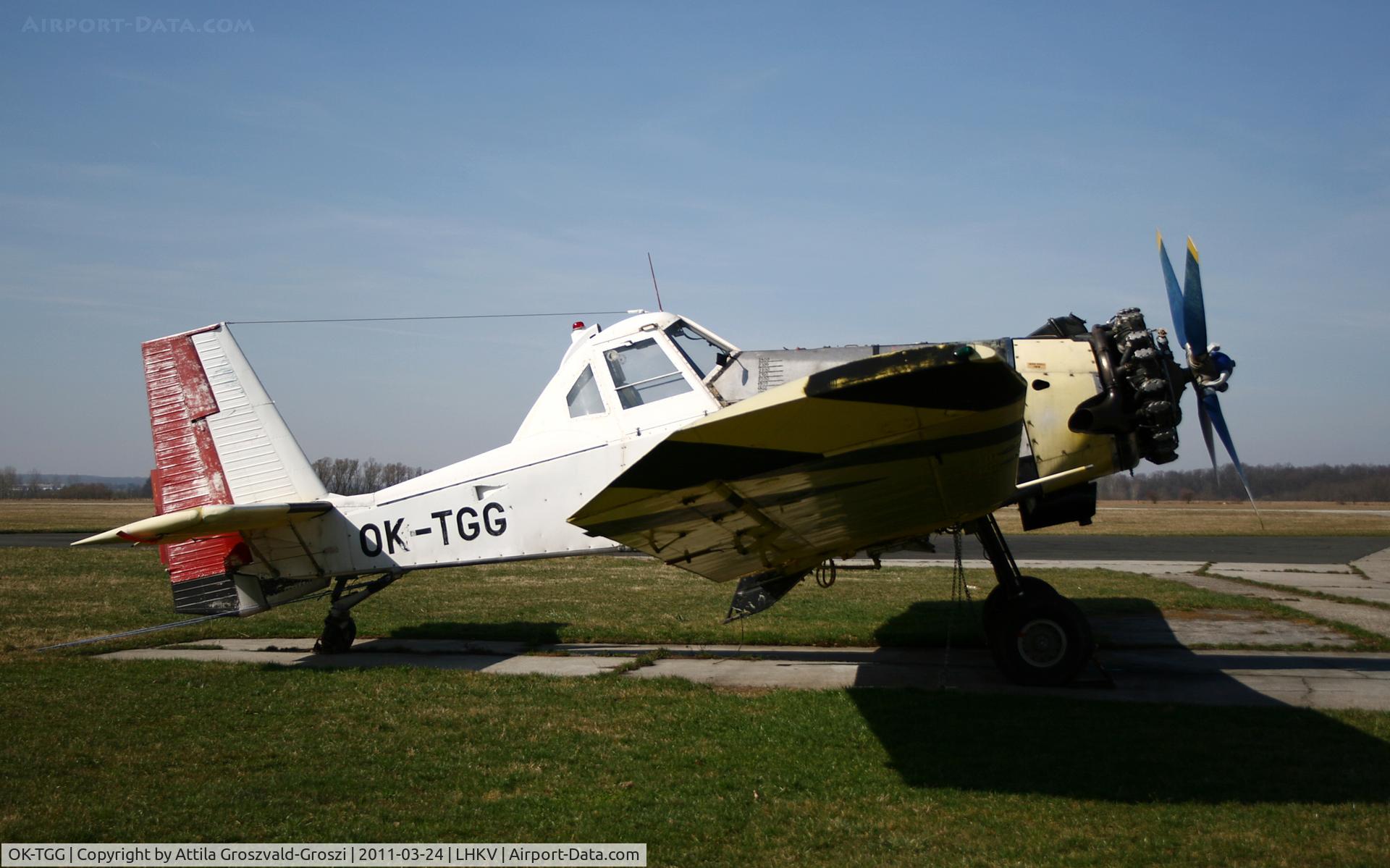OK-TGG, PZL-Mielec M-18A Dromader C/N 1Z018-16, Kaposujlak Airport, Hungary