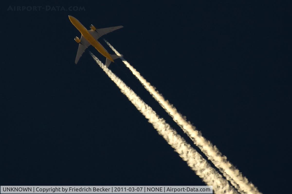 UNKNOWN, Contrails Various C/N Unknown, Royal Brunei B777-200 cruising to the middle east