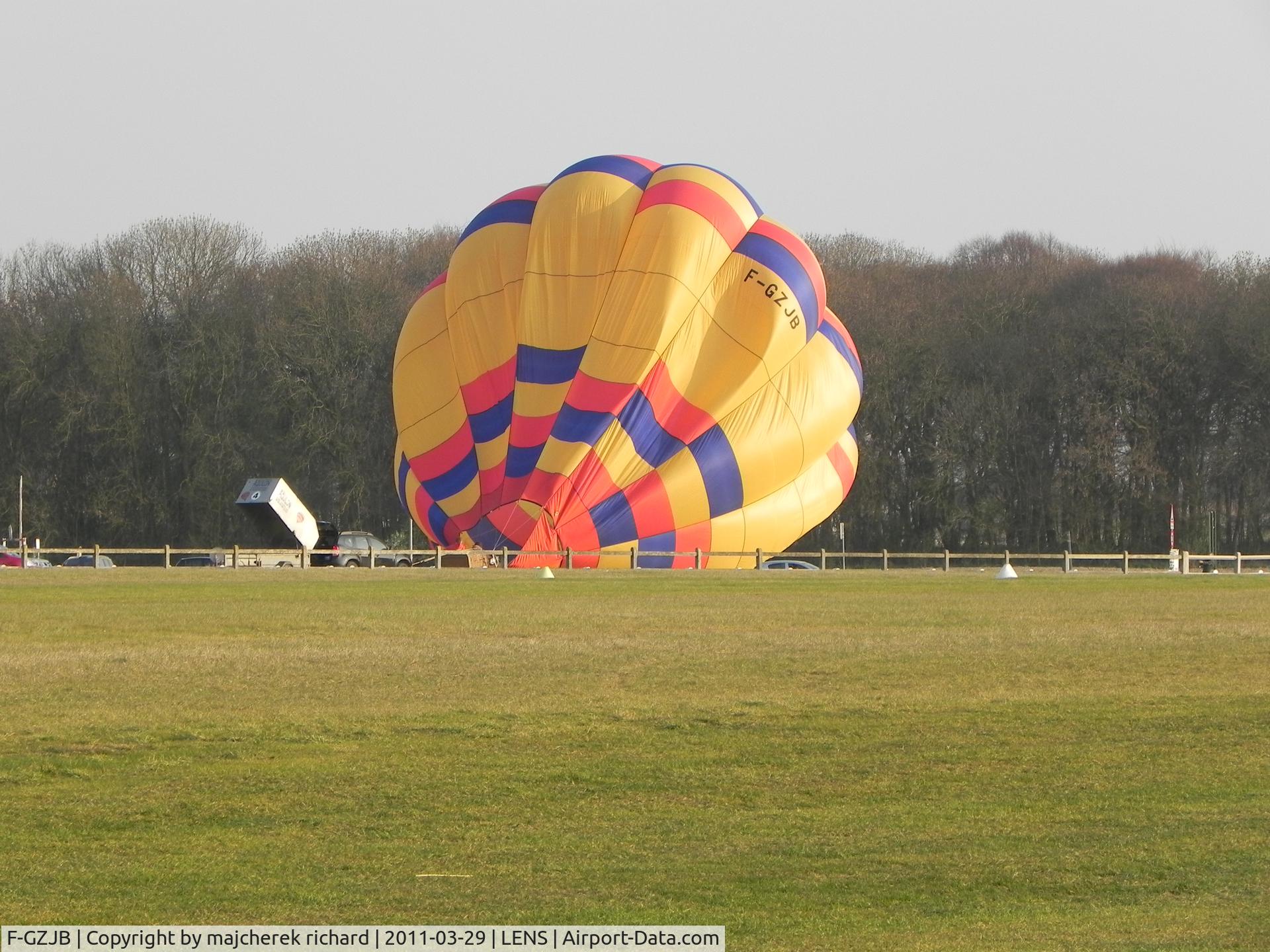 F-GZJB, Lindstrand Hot Air Balloons Ltd LINDSTRAND 77B C/N 1045, preparation 1