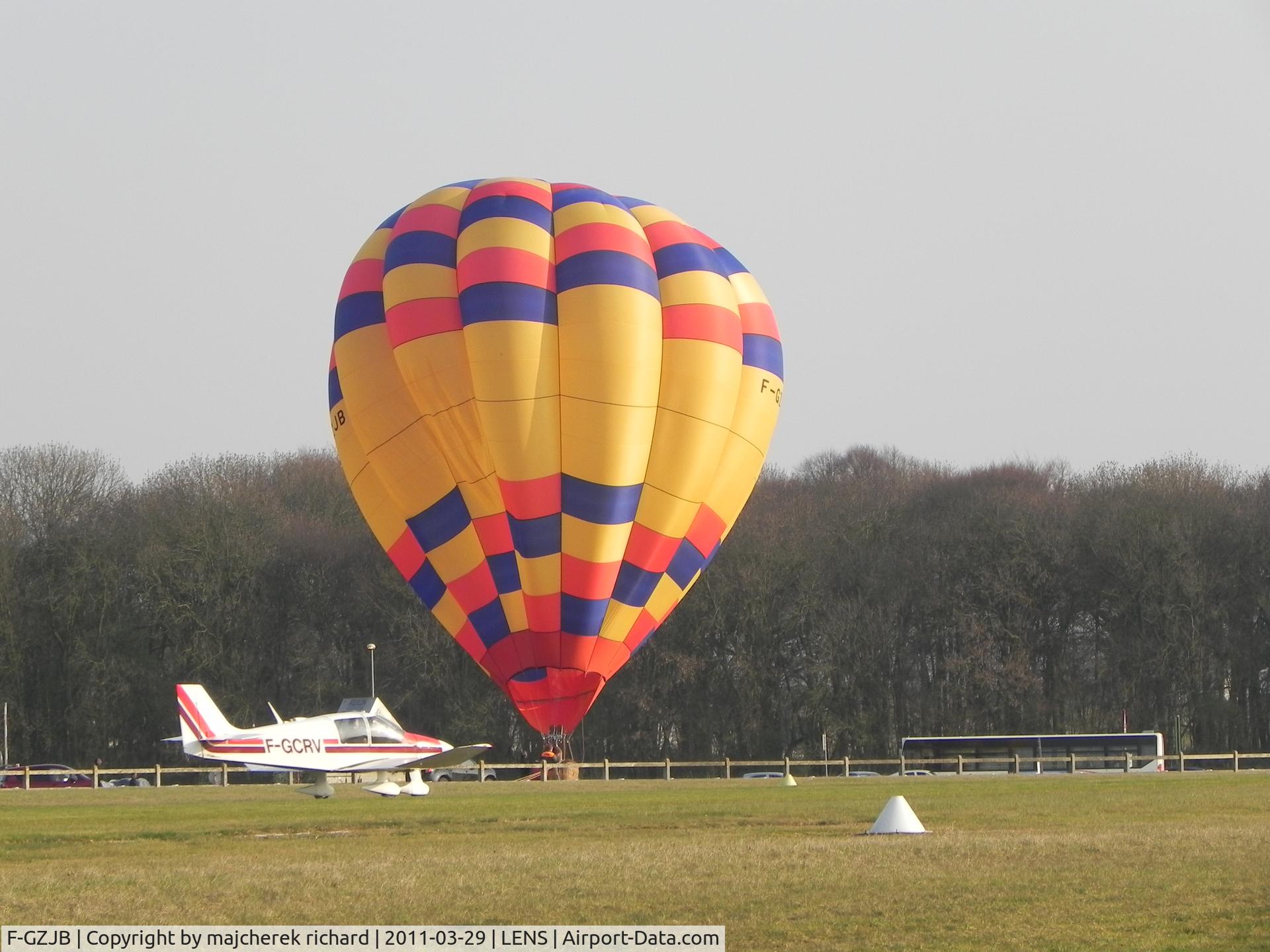 F-GZJB, Lindstrand Hot Air Balloons Ltd LINDSTRAND 77B C/N 1045, preparation 1