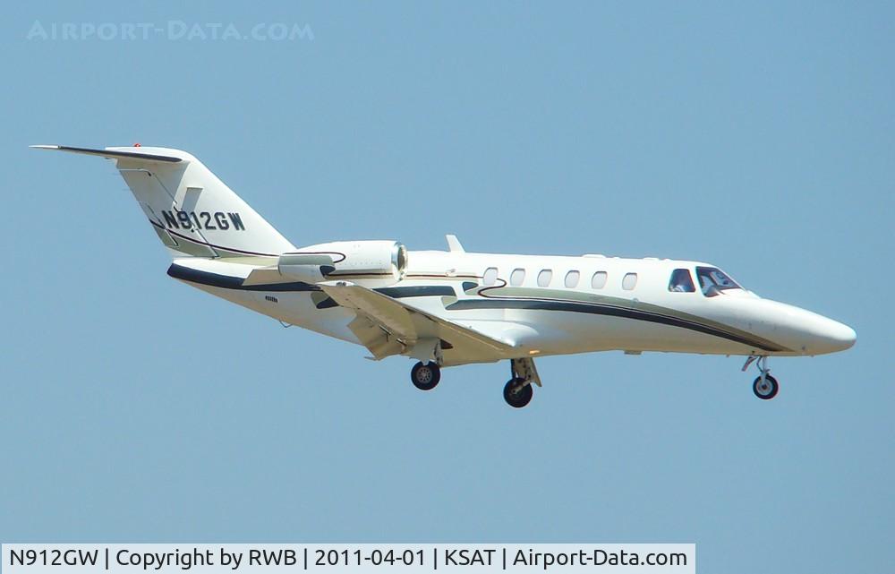 N912GW, 2006 Cessna 525A CitationJet CJ2+ C/N 525A0304, Landing 12R, San Antonio.