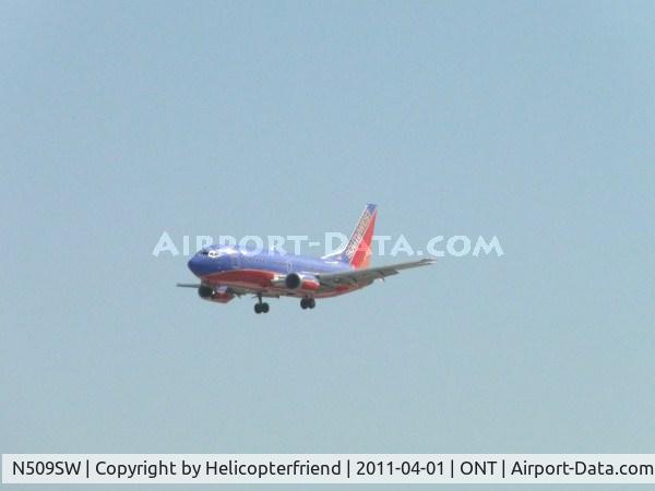 N509SW, 1990 Boeing 737-5H4 C/N 24186, On final to runway 26R