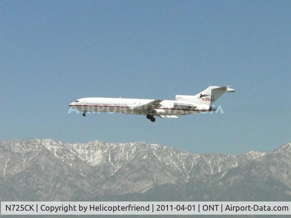 N725CK, 1980 Boeing 727-224 C/N 22252, Flight 725, Kalita Carriers, on final to runway 26L arriving from Dallas, Texas