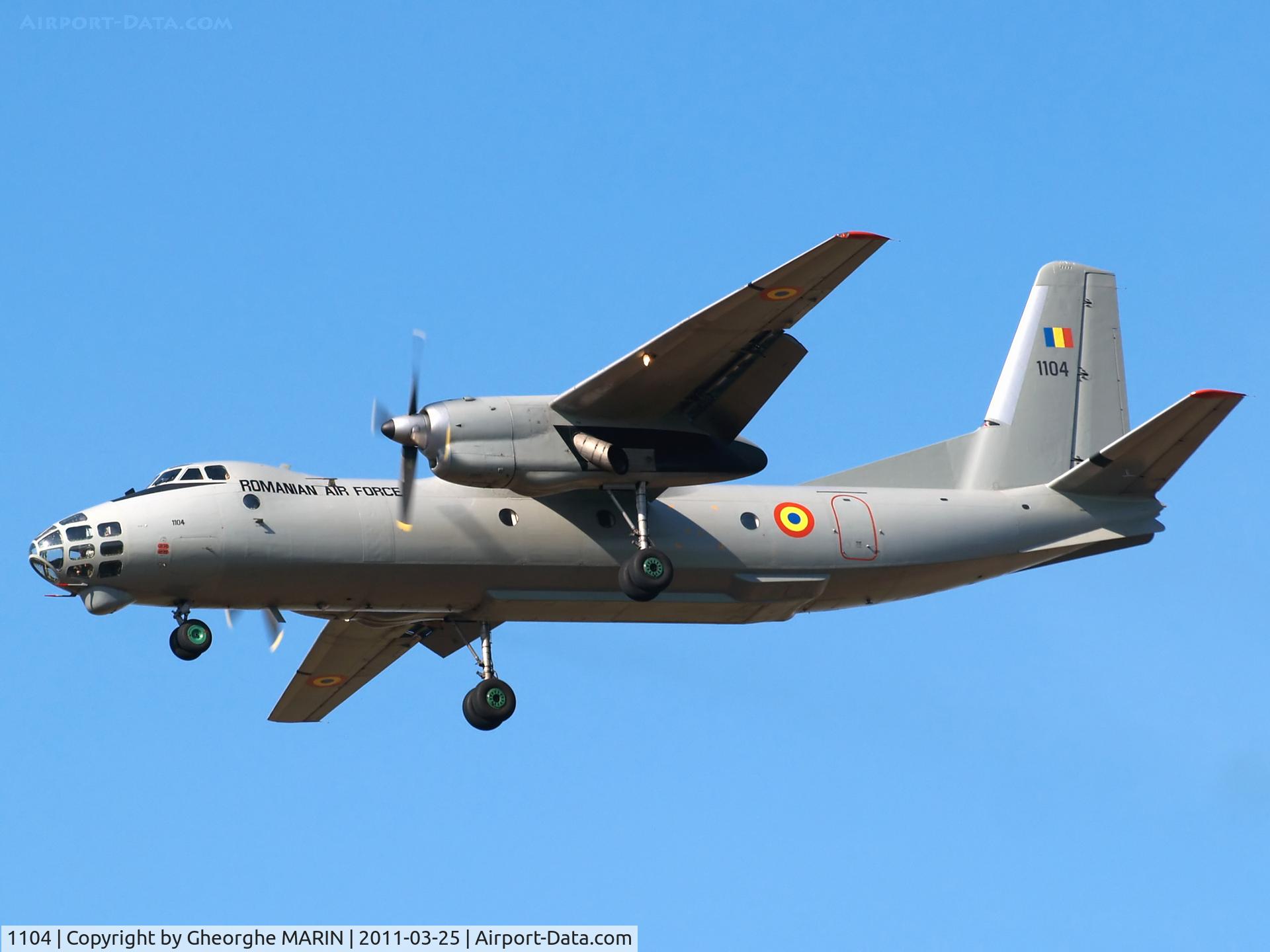 1104, Antonov An-30 C/N 1104, Landing