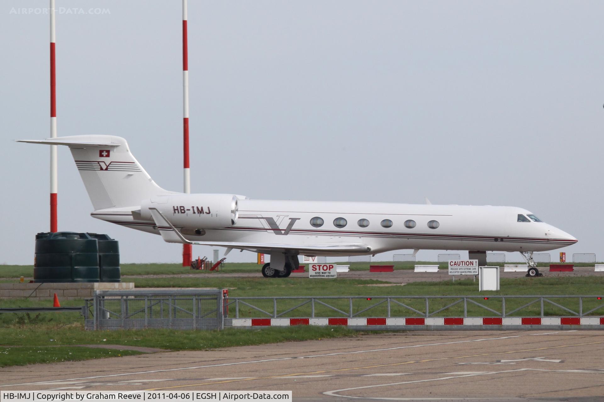 HB-IMJ, 1997 Gulfstream Aerospace Gulfstream V C/N 517, Parked in the sun.