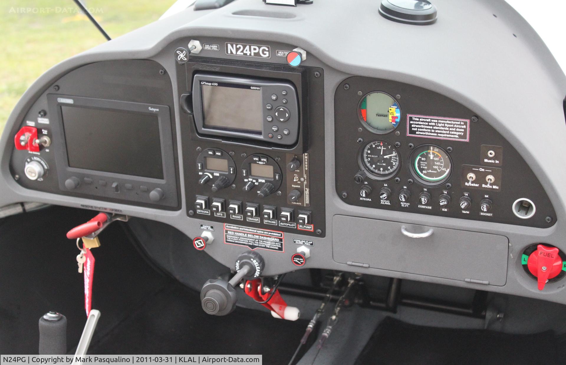 N24PG, Phoenix Air Sro U-15 Phoenix C/N 04/U15, U-15 Phoenix