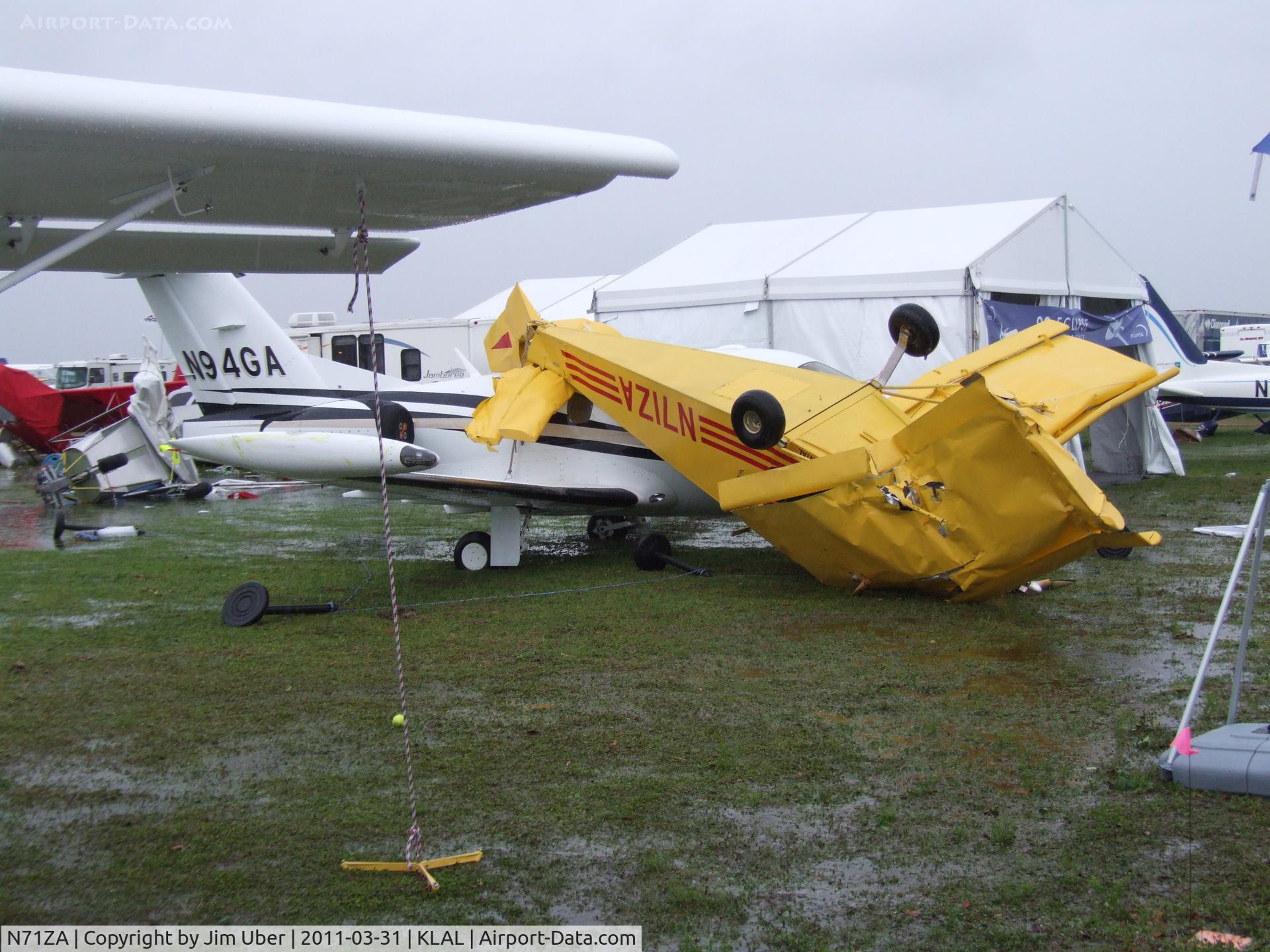 N71ZA, Zenith STOL CH-701 C/N 7-7186, A reaL bad day at the Zenith booth...
This is just an hour or so after what was described as a tornado came rolling through.