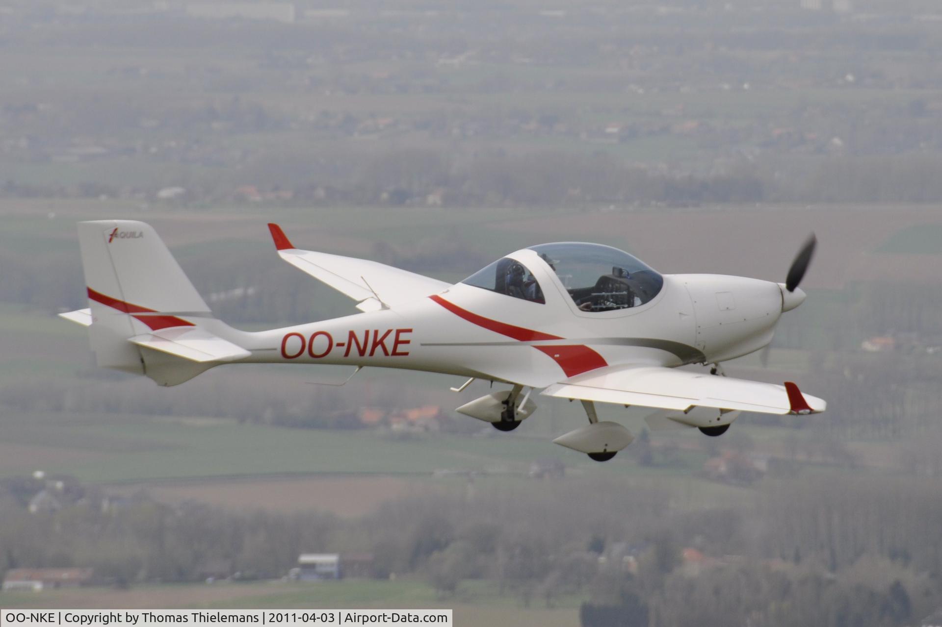 OO-NKE, 2006 Aquila A210 (AT01) C/N AT01-149, air-to-air