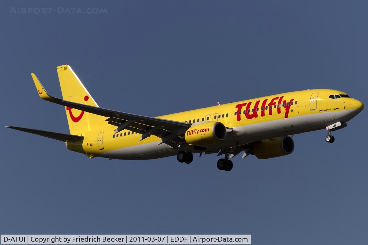 D-ATUI, 2011 Boeing 737-8K5 C/N 37252, on final