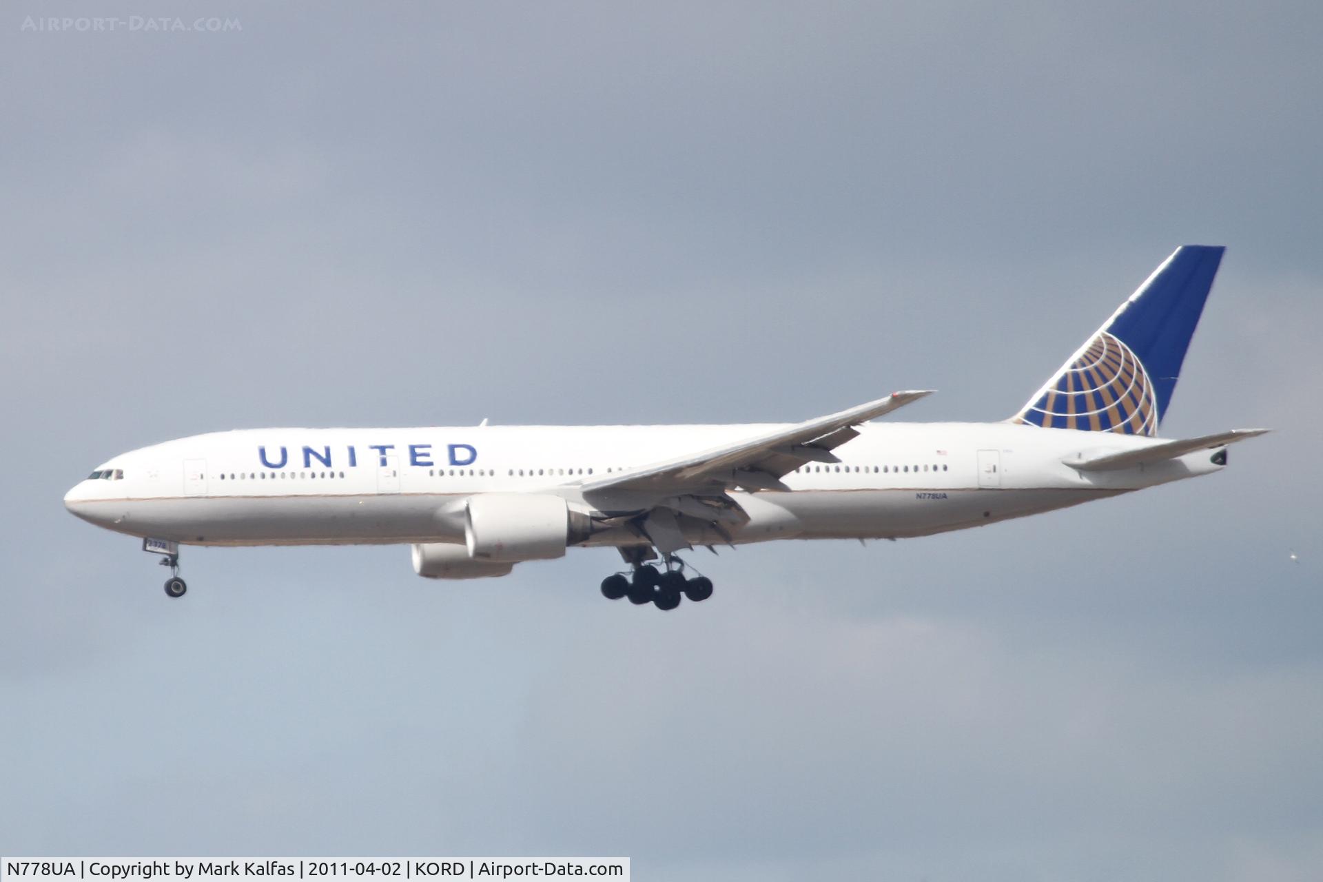 N778UA, 1996 Boeing 777-222 C/N 26940, United Boeing 777-222, on short final RWY 27L KORD.