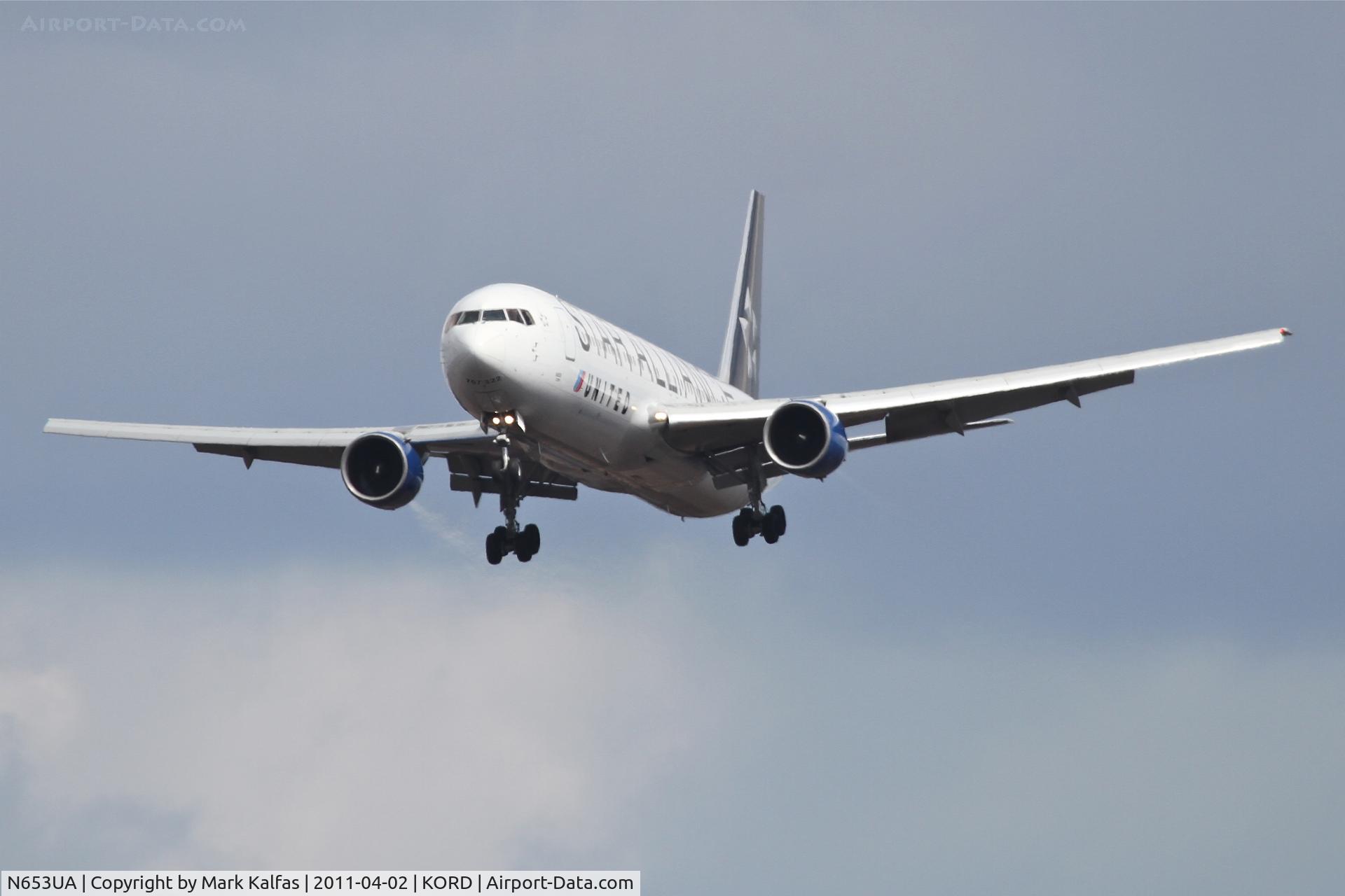 N653UA, 1992 Boeing 767-322 C/N 25391, United Boeing 767-322, UAL973 arriving from EBBR, on final RWY 28 KORD.