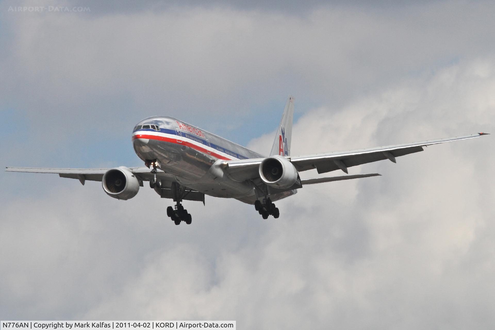 N776AN, 1999 Boeing 777-223 C/N 29582, American Airlines Boeing 777-223, AAL2350 arriving from KDFW, on approach RWY 28 KORD.