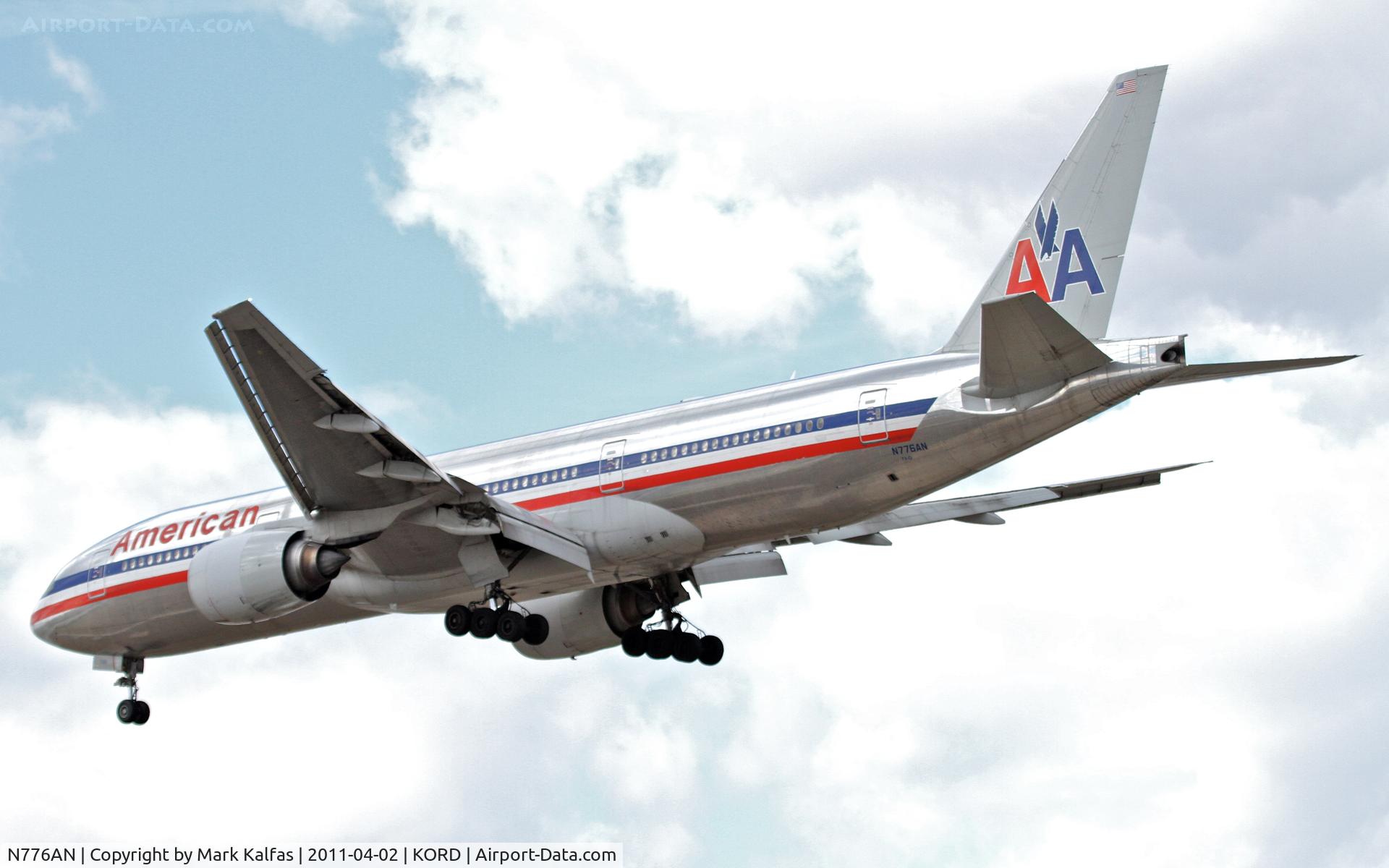 N776AN, 1999 Boeing 777-223 C/N 29582, American Airlines Boeing 777-223, AAL2350 arriving from KDFW, on approach RWY 28 KORD.