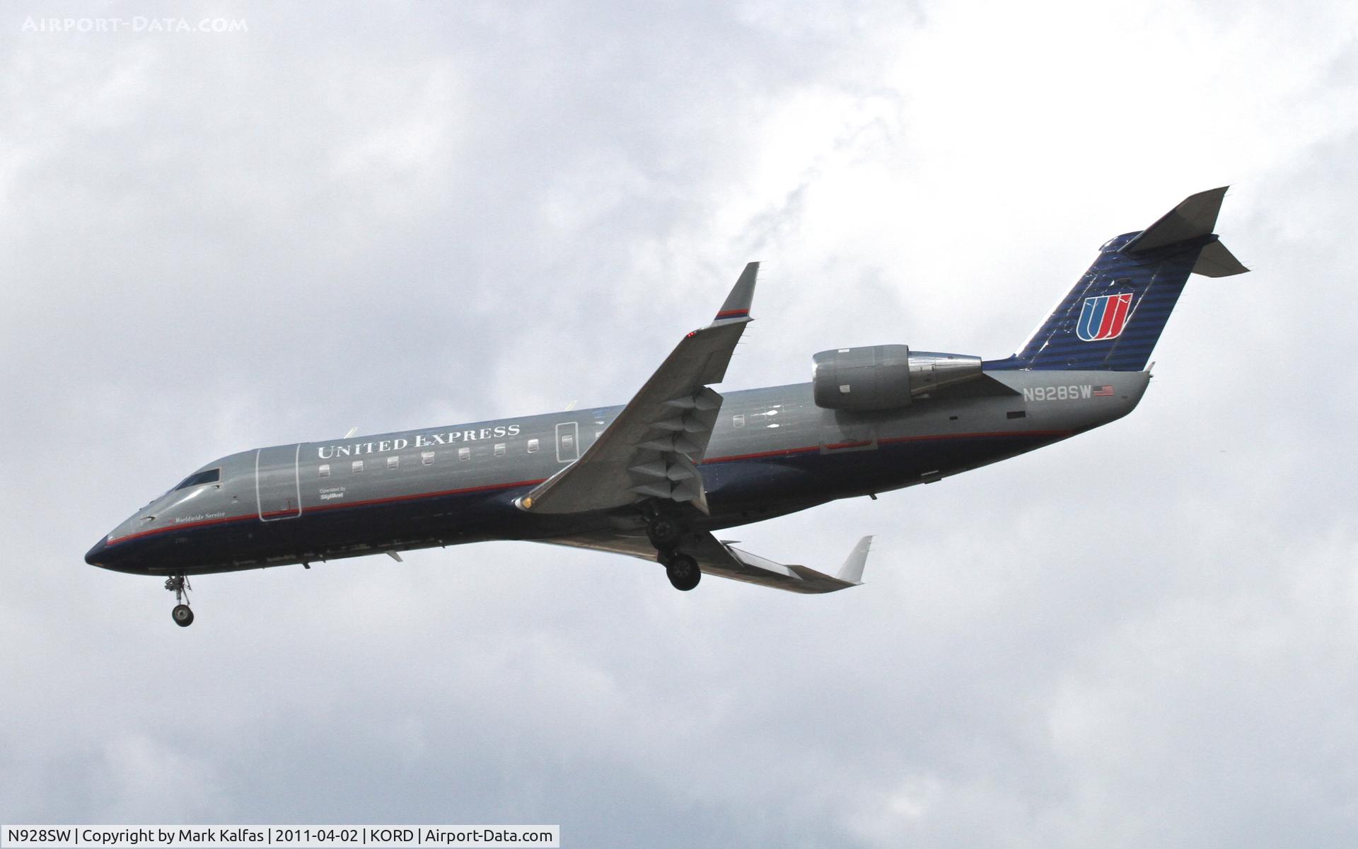 N928SW, 2002 Bombardier CRJ-200LR (CL-600-2B19) C/N 7701, SkyWest Bombardier CL-600-2B19, SKW6756 arriving from KCOS, on approach RWY 28 KORD.
