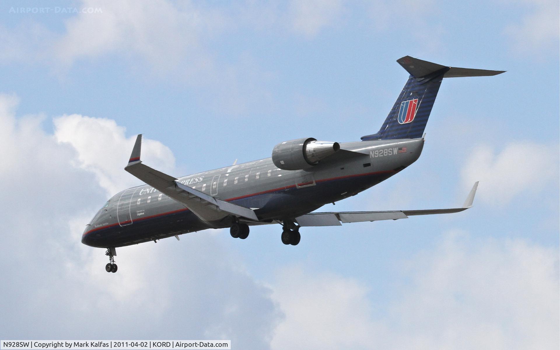 N928SW, 2002 Bombardier CRJ-200LR (CL-600-2B19) C/N 7701, SkyWest Bombardier CL-600-2B19, SKW6756 arriving from KCOS, on approach RWY 28 KORD.
