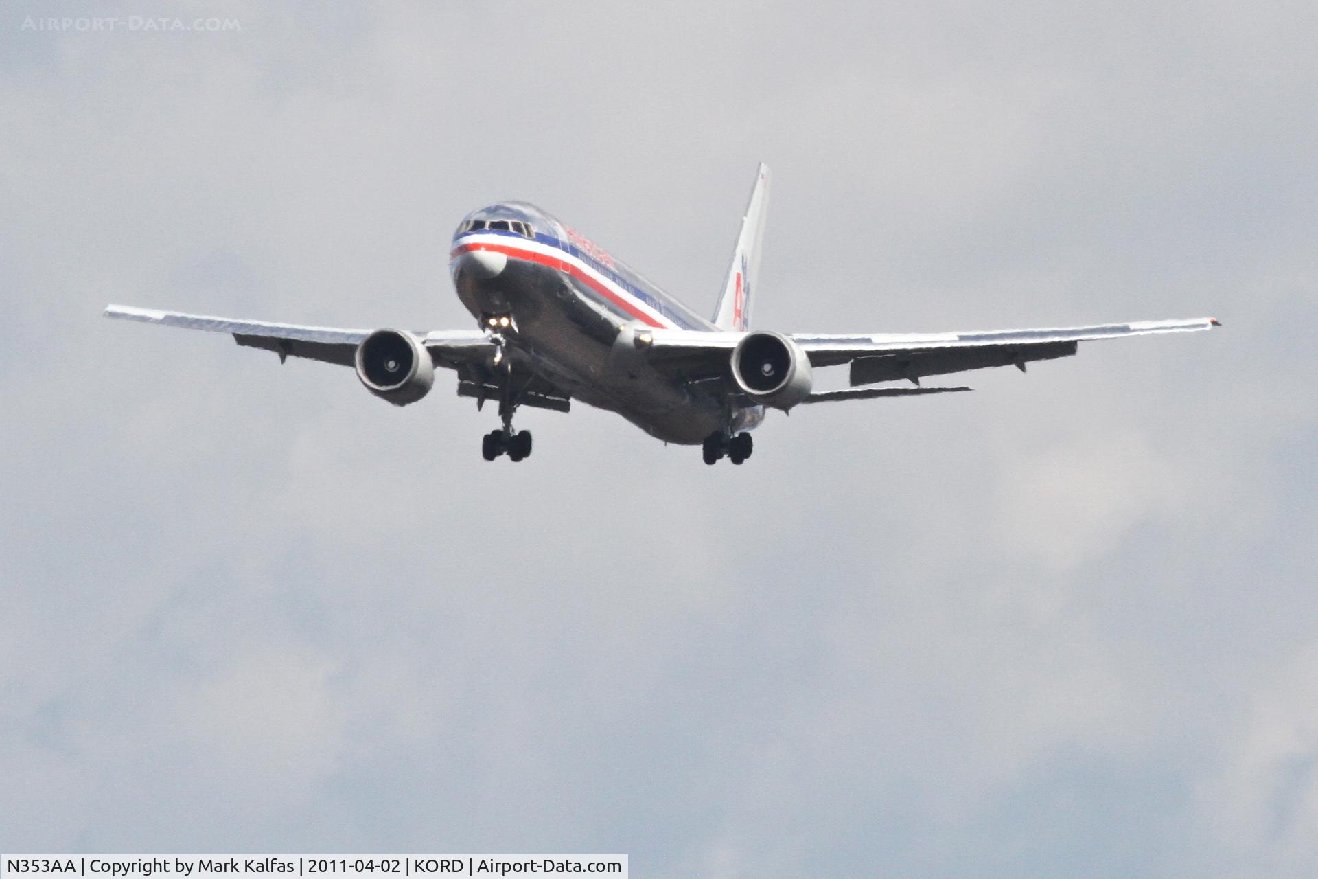 N353AA, 1988 Boeing 767-323 C/N 24034, American Airlines Boeing 767-323, AAL1196 arriving from KLAX, on approach RWY 28 KORD.