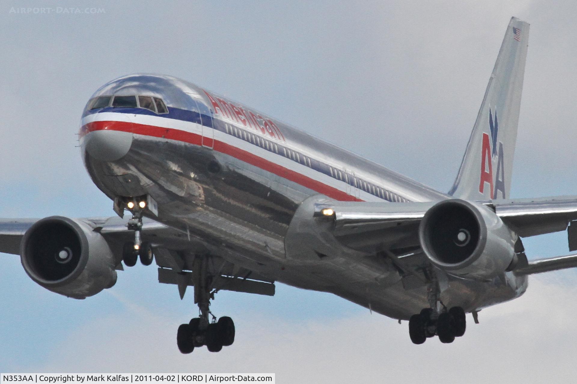 N353AA, 1988 Boeing 767-323 C/N 24034, American Airlines Boeing 767-323, AAL1196 arriving from KLAX, on approach RWY 28 KORD.