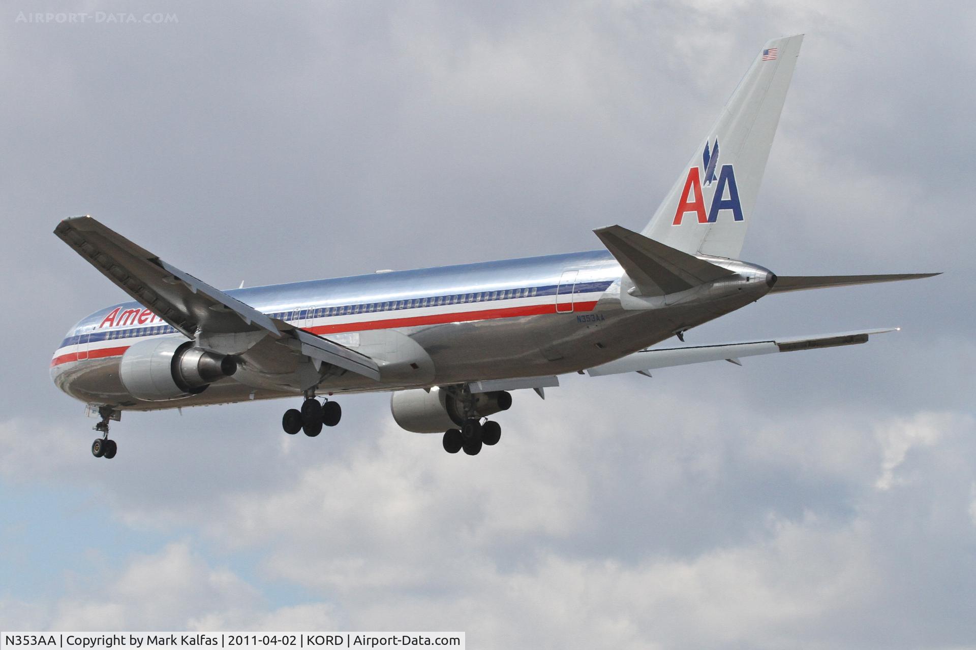 N353AA, 1988 Boeing 767-323 C/N 24034, American Airlines Boeing 767-323, AAL1196 arriving from KLAX, on approach RWY 28 KORD.