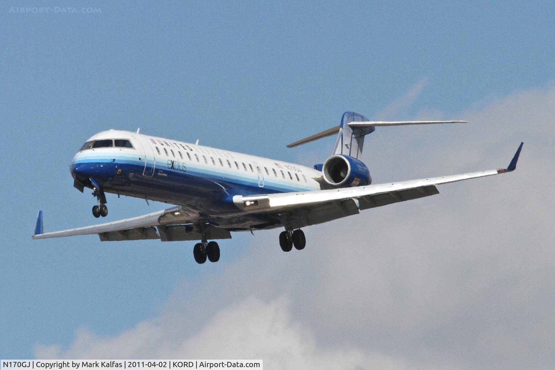 N170GJ, Bombardier CRJ-702ER NG (CL-600-2C10) Regional Jet C/N 10280, GoJet Airlines/ United Express Bombardier CL-600-2C10, GJS7438 arriving from KCVG, on approach RWY 28 KORD.