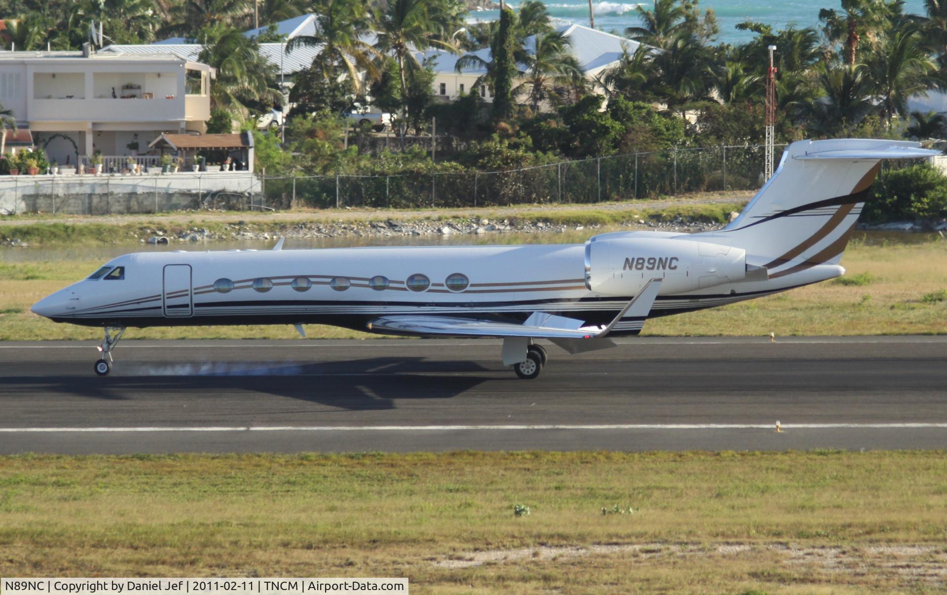 N89NC, 2004 Gulfstream Aerospace GV-SP (G550) C/N 5049, N89NC landing at TNCM