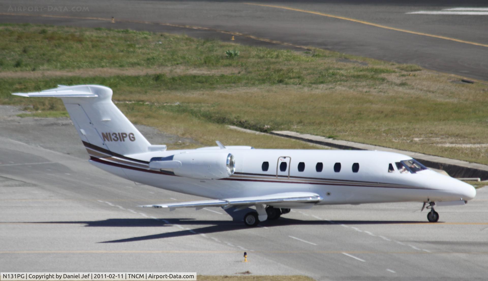 N131PG, 1986 Cessna 650 Citation III C/N 650-0126, N131PG taxing to parking at TNCM