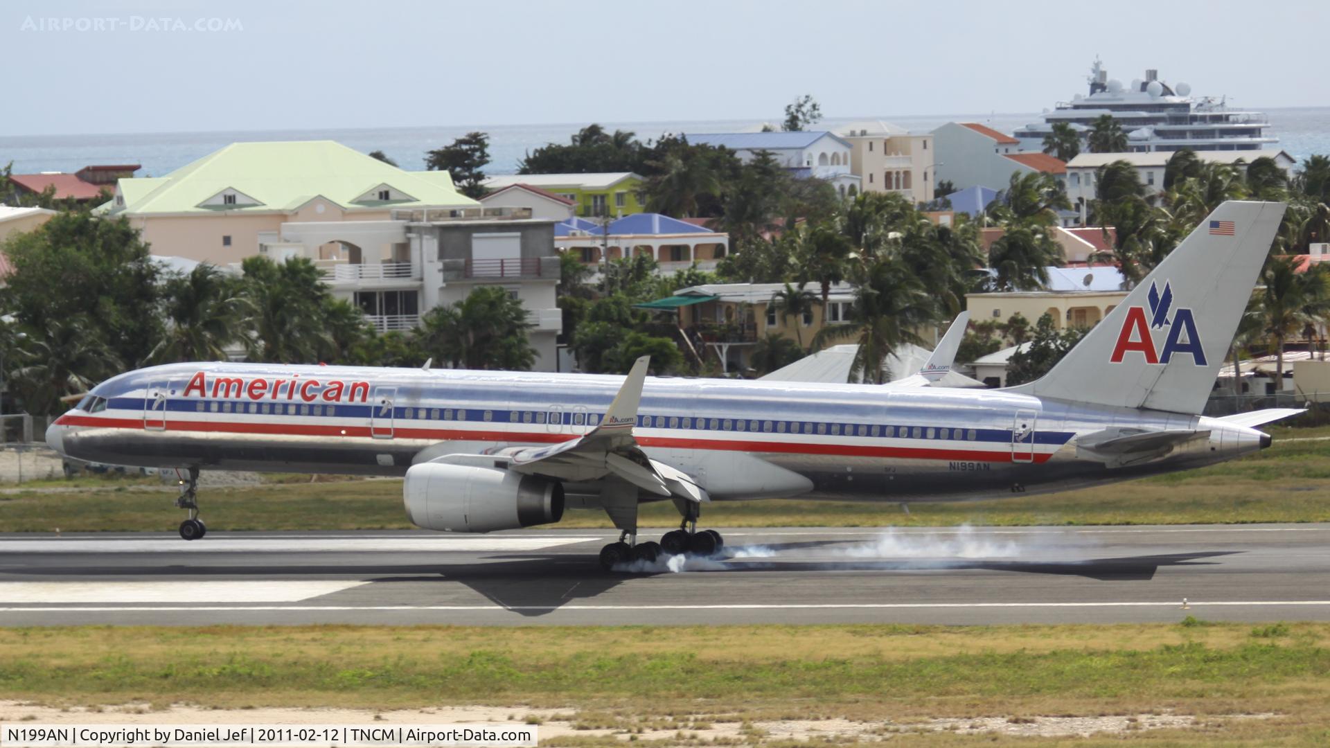 N199AN, 2001 Boeing 757-223 C/N 32393, American airlines N199AN landing at TNCM