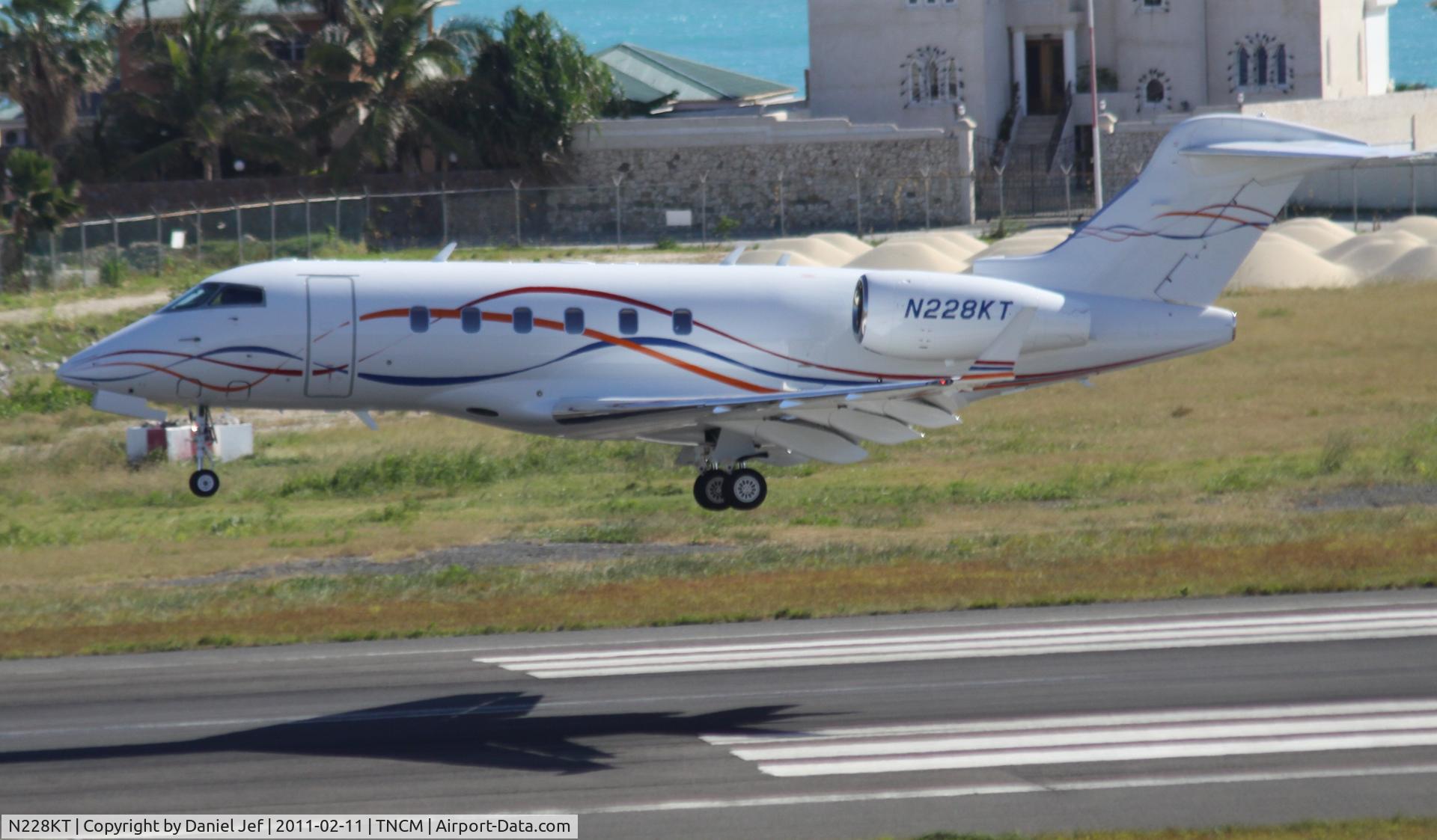 N228KT, 2007 Bombardier Challenger 300 (BD-100-1A10) C/N 20142, N228KT landing at TNCM