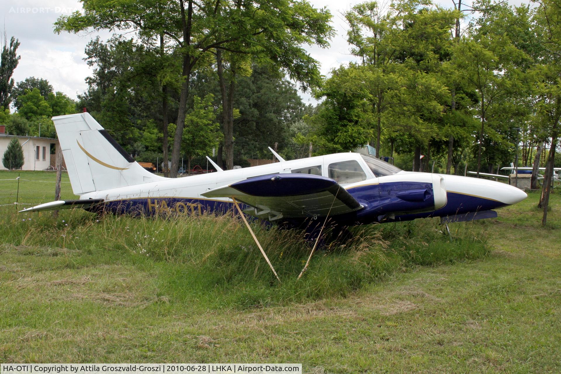 HA-OTI, 1973 Piper PA-34-200 Seneca C/N 34-7350318, Kalocsa Airport, Hungary