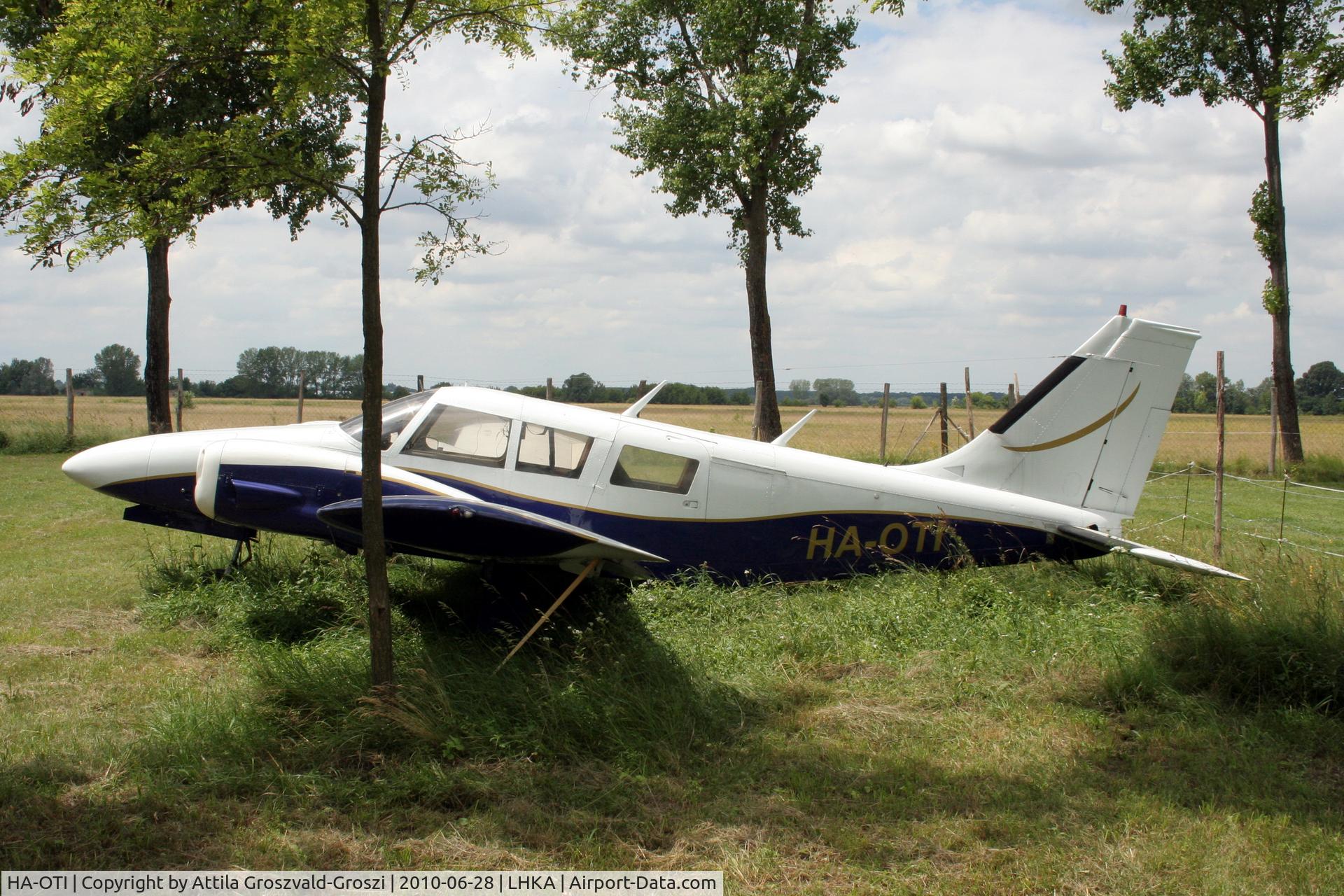 HA-OTI, 1973 Piper PA-34-200 Seneca C/N 34-7350318, Kalocsa Airport, Hungary