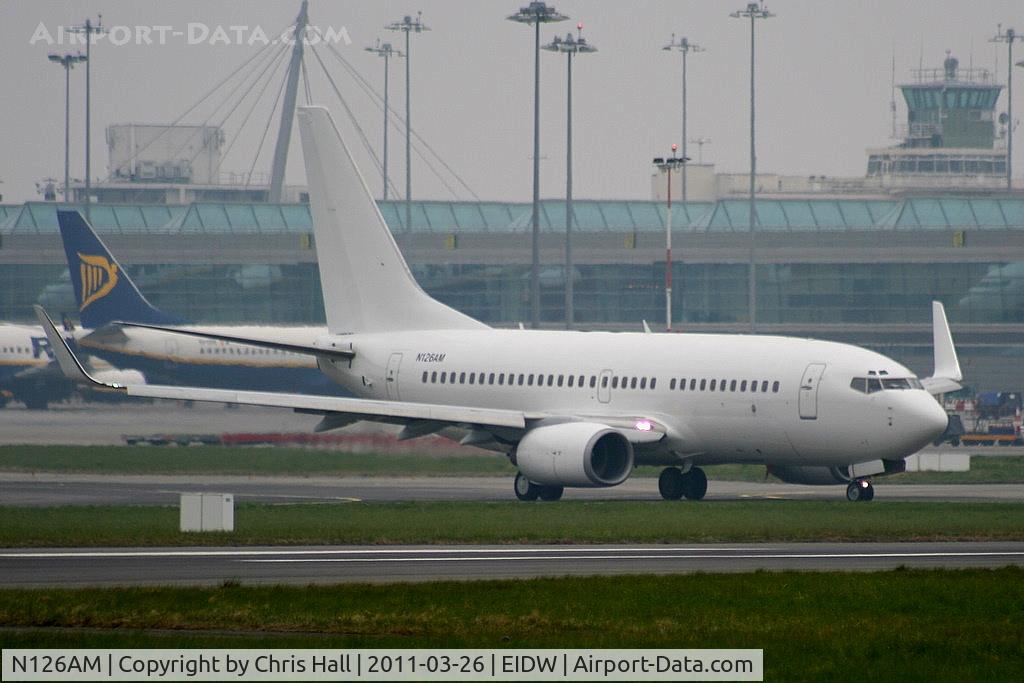 N126AM, 2001 Boeing 737-7BK C/N 30617, Departing on its delivery flight to Aeroméxico