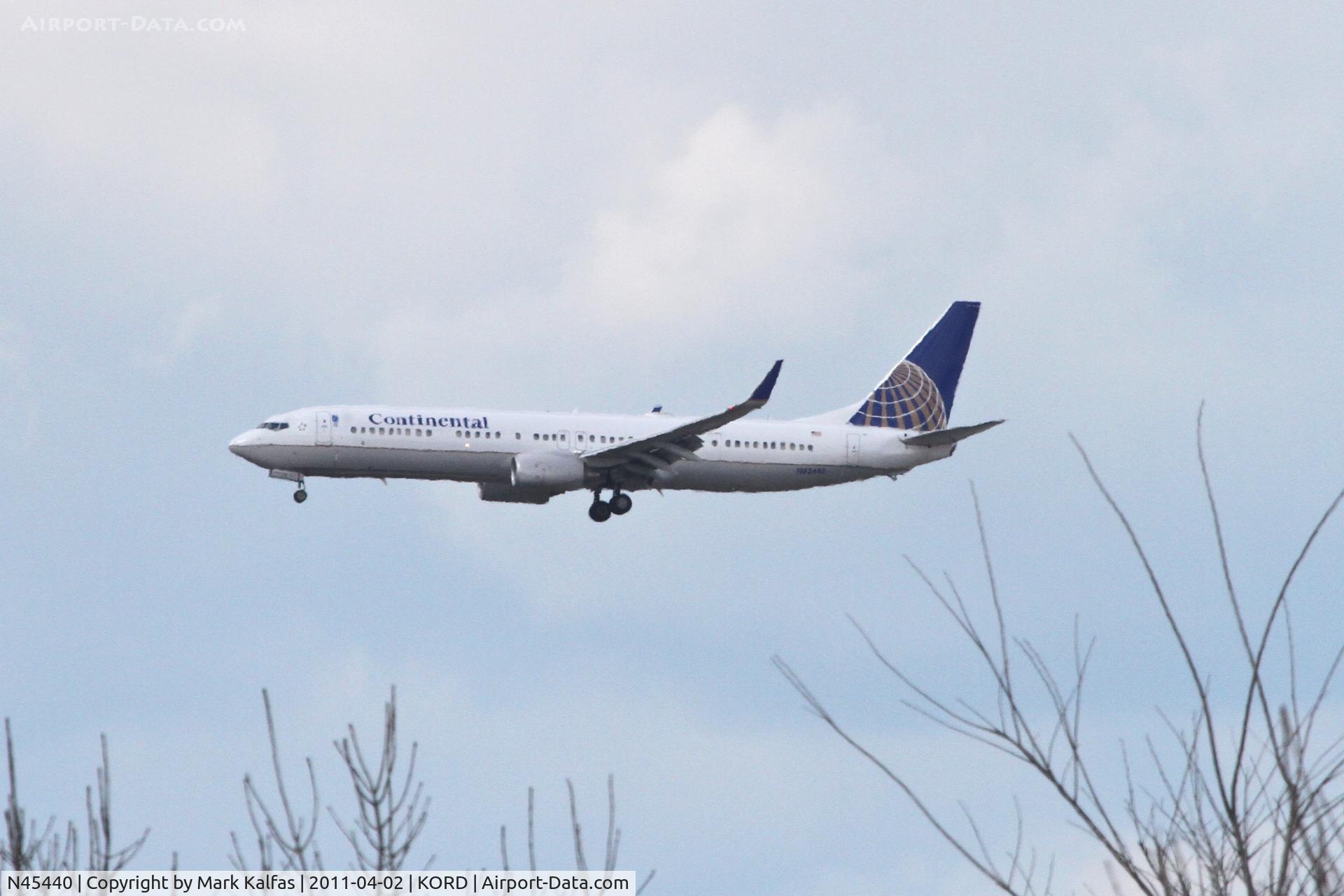 N45440, 2009 Boeing 737-924/ER C/N 33535, Continental Airlines 737-924ER, COA1823 arriving from KPBI, on approach RWY 27L KORD.