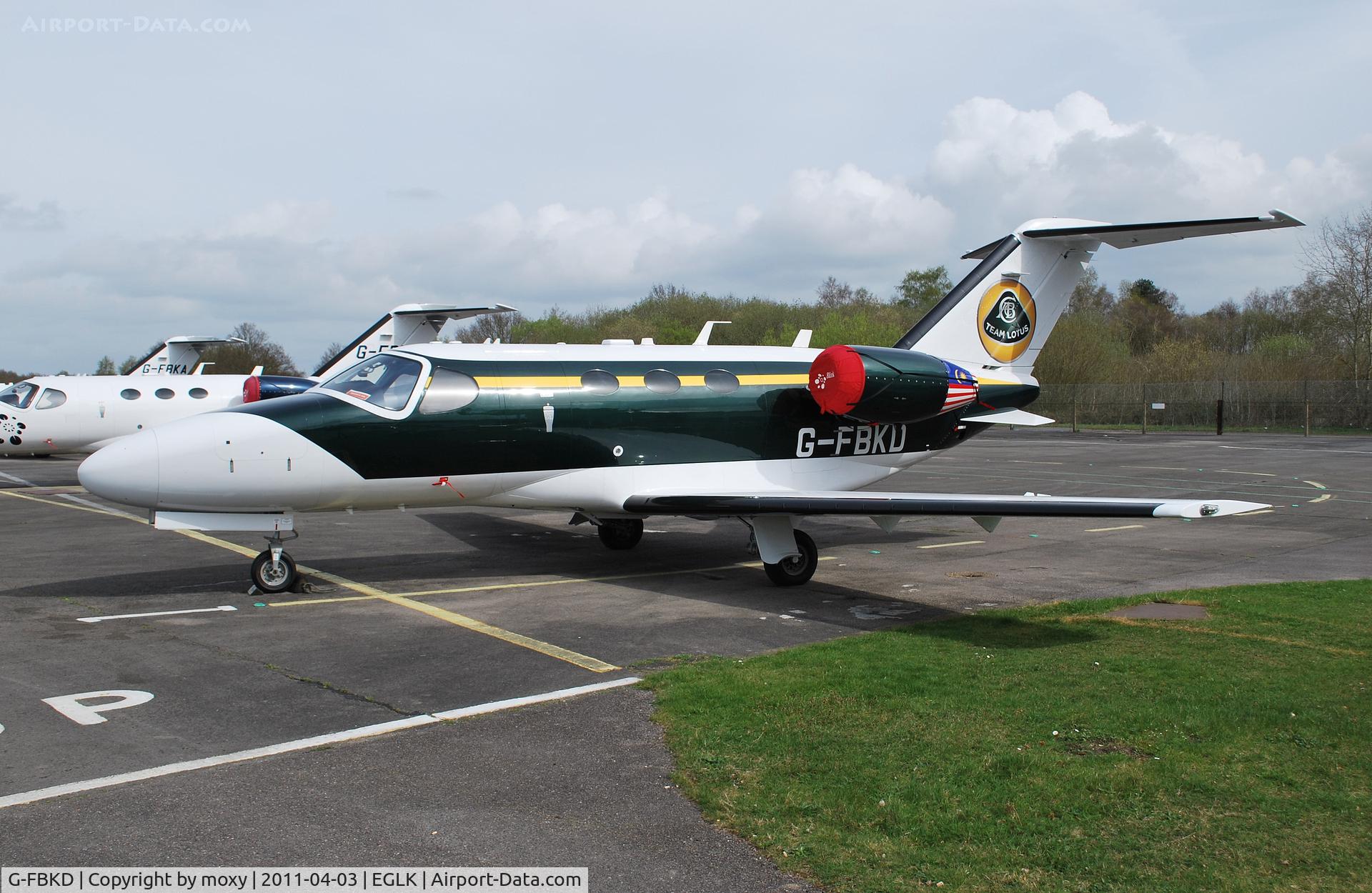 G-FBKD, 2010 Cessna 510 Citation Mustang Citation Mustang C/N 510-0346, Citation Mustang in a particularly naff colour scheme, at Blackbushe.