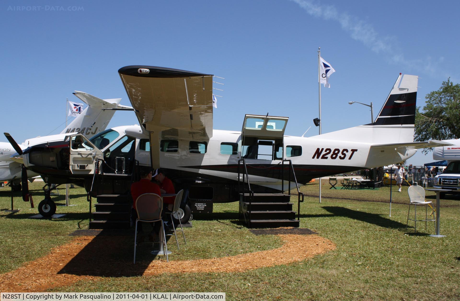 N28ST, Cessna 208B Grand Caravan C/N 208B2212, Cessna 208B