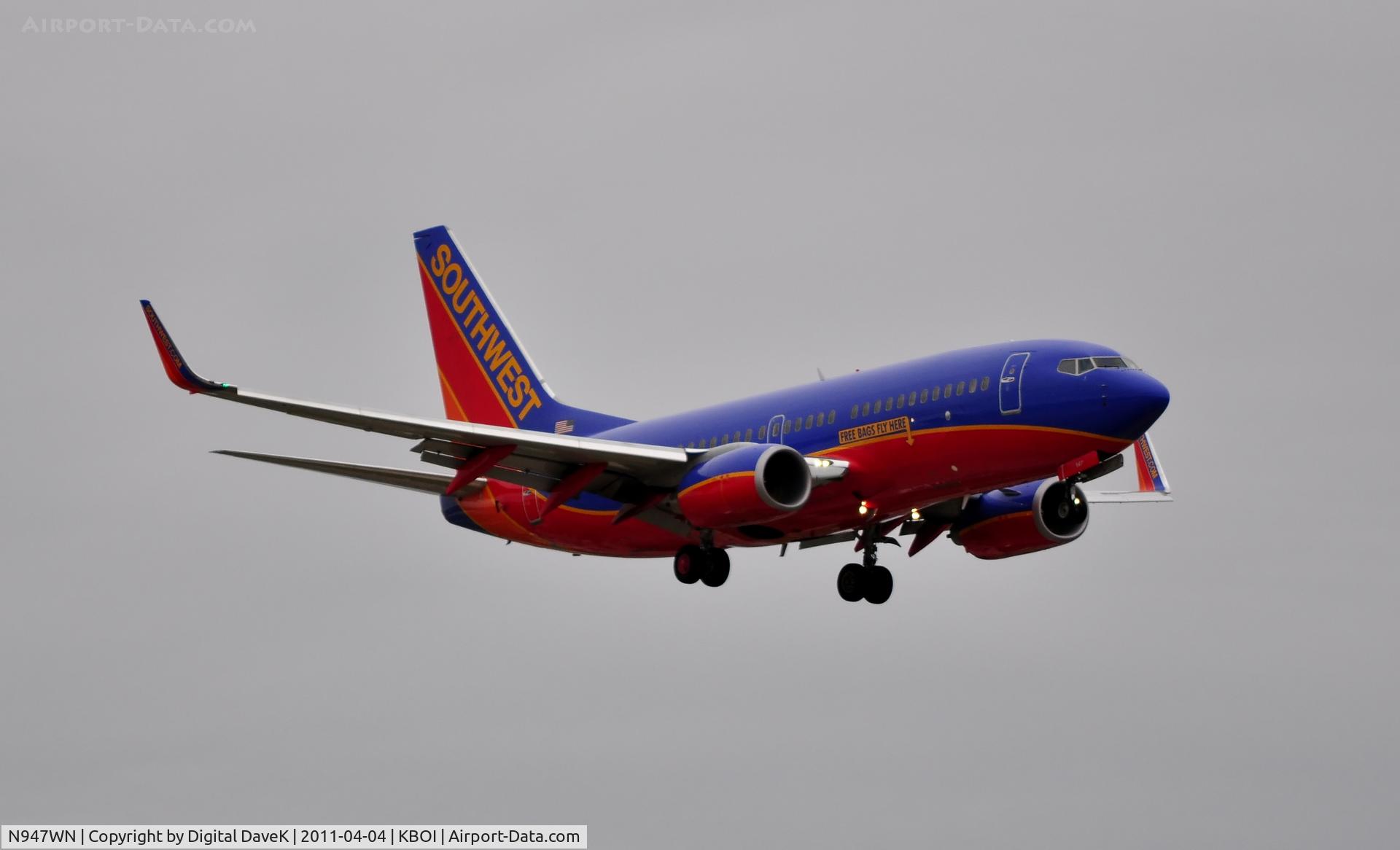 N947WN, 2010 Boeing 737-7H4 C/N 36924, Skin check!