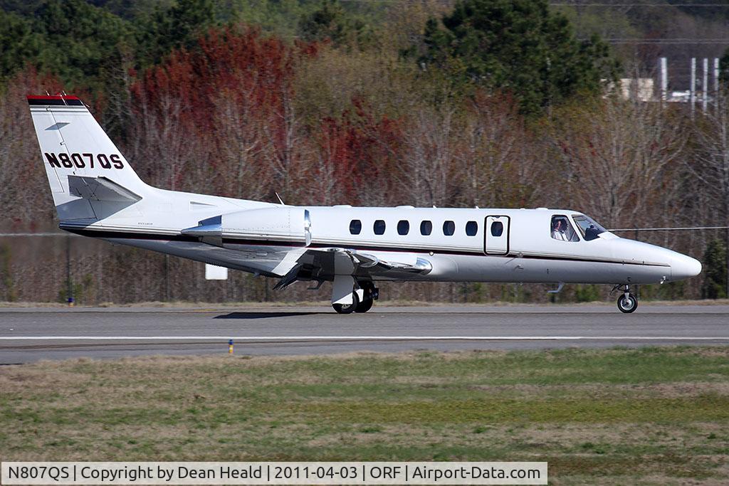 N807QS, 2002 Cessna 560 Citation Encore C/N 560-0617, NetJets 2002 Cessna 560 Citation V N807QS (FLT EJA807P) rolling out on RWY 23 after arrival from Houston Hobby (KHOU).