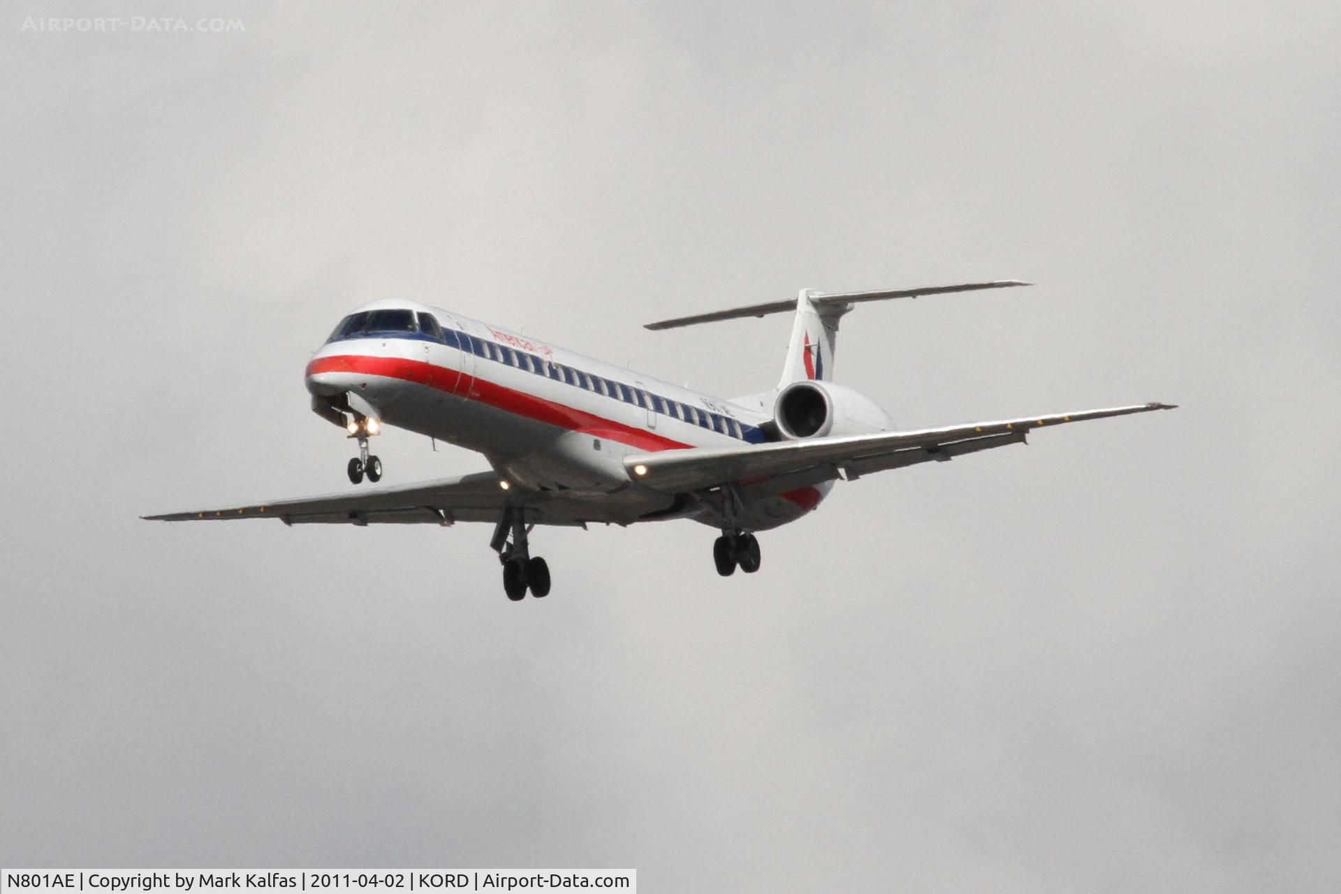 N801AE, 2001 Embraer ERJ-140LR (EMB-135KL) C/N 145469, American Eagle  Embraer EMB-135KL, EGF4229 arriving from KPIT, RWY 28 approach KORD.