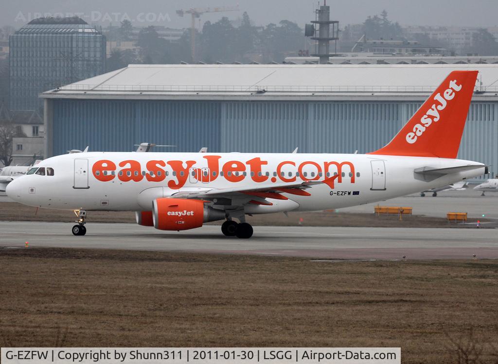 G-EZFW, 2010 Airbus A319-111 C/N 4380, Lining up rwy 05 for departure...
