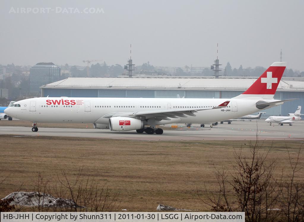 HB-JHH, 2010 Airbus A330-343X C/N 1145, Lining up rwy 05 for departure...