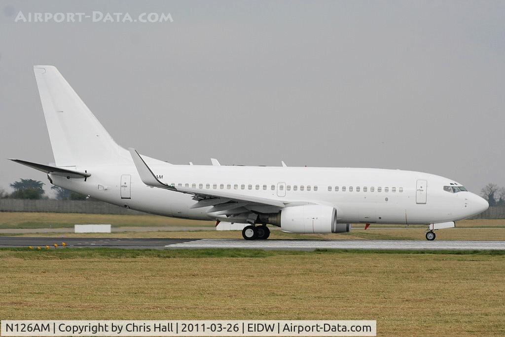 N126AM, 2001 Boeing 737-7BK C/N 30617, Departing on its delivery flight to Aeroméxico