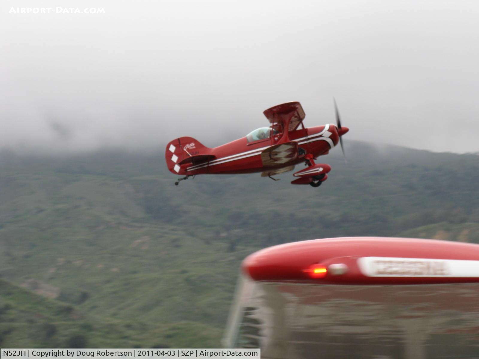 N52JH, 1981 Pitts S-1C Special C/N 1 (N52JH), 1981 Shea PITTS SPECIAL S-1C, Lycoming O&VO-360 180 Hp, takeoff climb Rwy 22, fortuitous grab shot